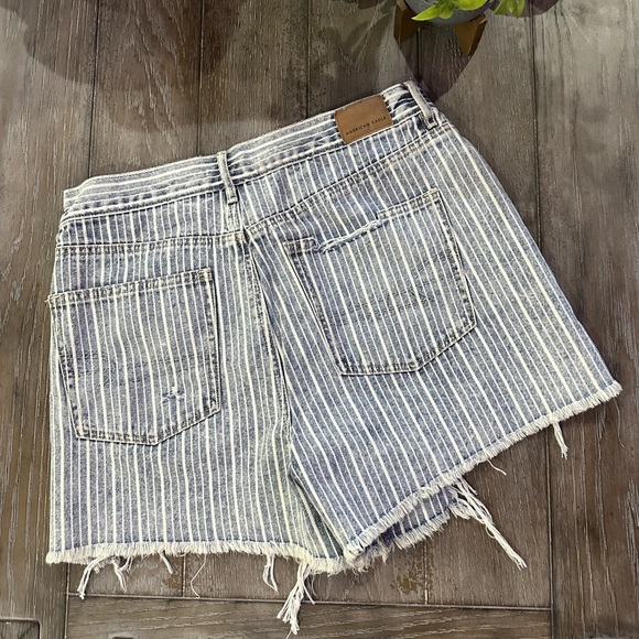 American Eagle Shorts - Picture 4 of 10